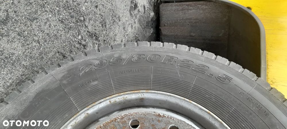 koło volvo 295/80R22,5 - 7