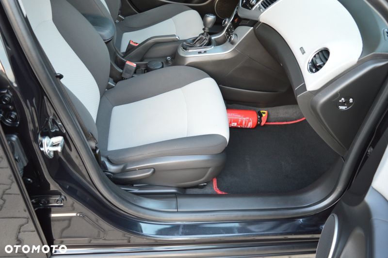 Chevrolet Cruze - 24