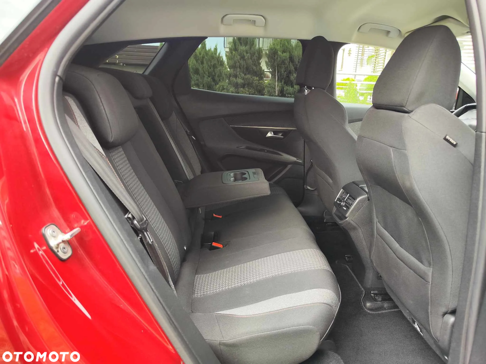 Peugeot 3008 1.5 BlueHDi GT S&S EAT8 - 24