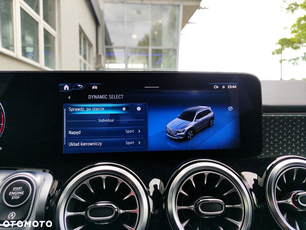 Mercedes-Benz GLB 200 Progressive 7G-DCT - 35