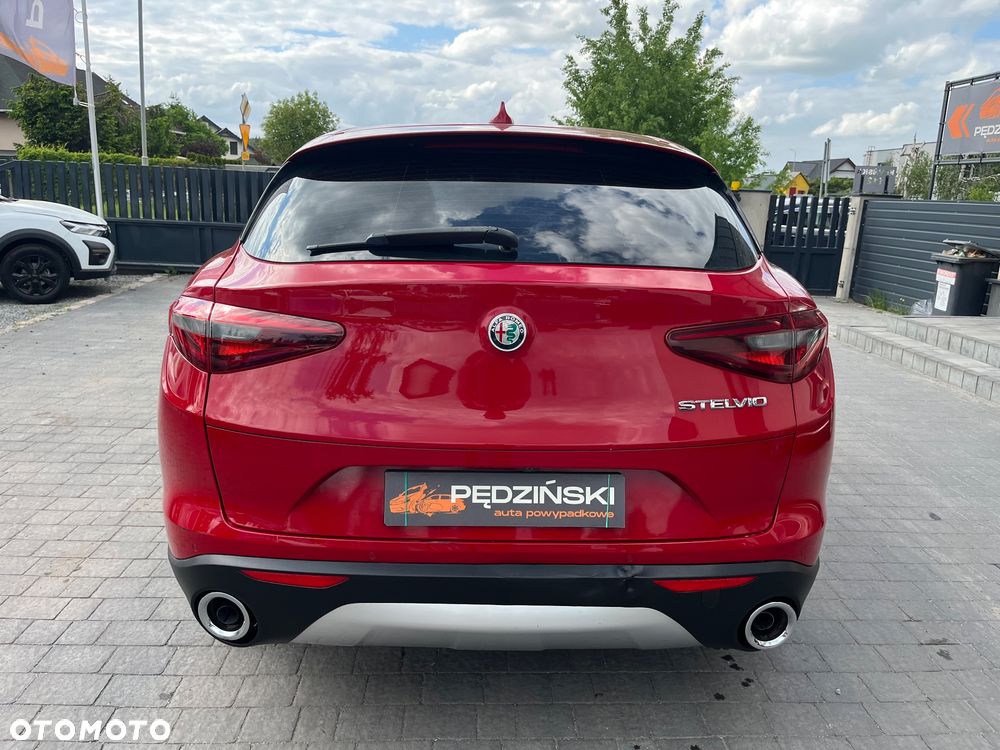Alfa Romeo Stelvio - 5