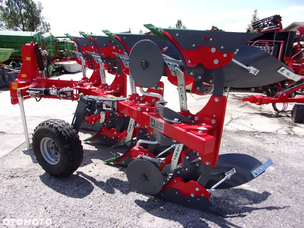 Akpil Pług obrotowy KM-180HP, KM-80R, Mix-Due, KM-80, Euro-Masz PO-4, POM4,  Bomet U-064/1, Pług jednobelkowy Akpil Mix-40, Wirax U018, Euro-Masz PJ4, PJR-4, PJM-4, Pług zagonowy - ramowy Akpil CZH350, CZH400, Euro-Masz Atlas PZ-3, PZ4 - 23
