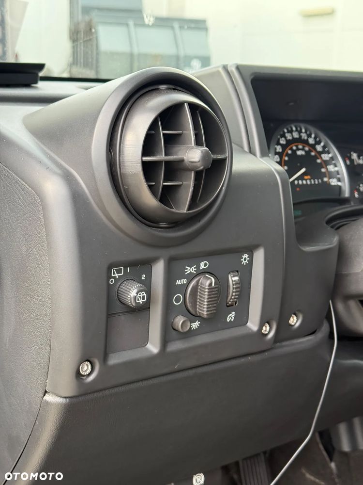 Hummer H2 6.0 V8 - 28