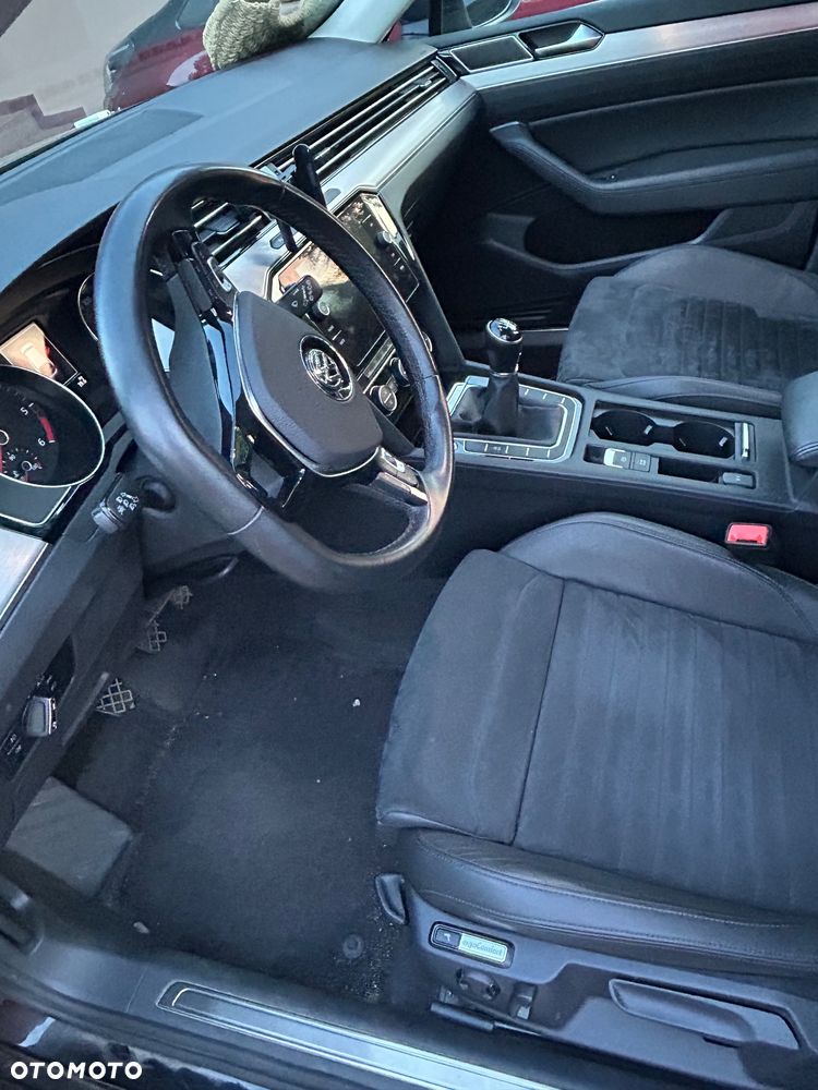 Volkswagen Passat 2.0 TDI (BlueMotion Technology) Highline - 11