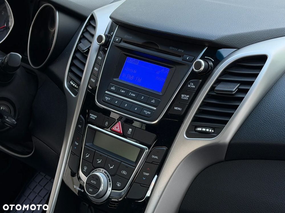 Hyundai i30 1.6 Fifa World Cup Edition - 8