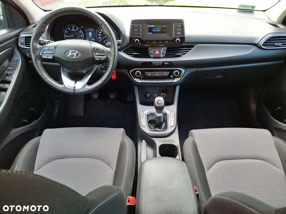 Hyundai i30 1.5 DPI Classic + - 15