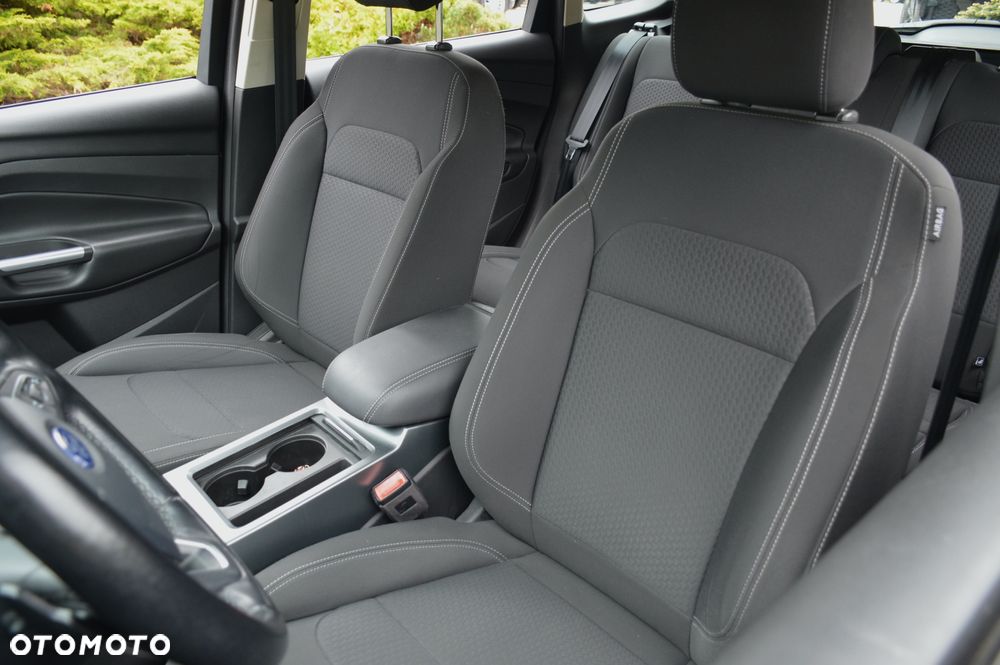 Ford Kuga 2.0 TDCi 4x4 Titanium - 25