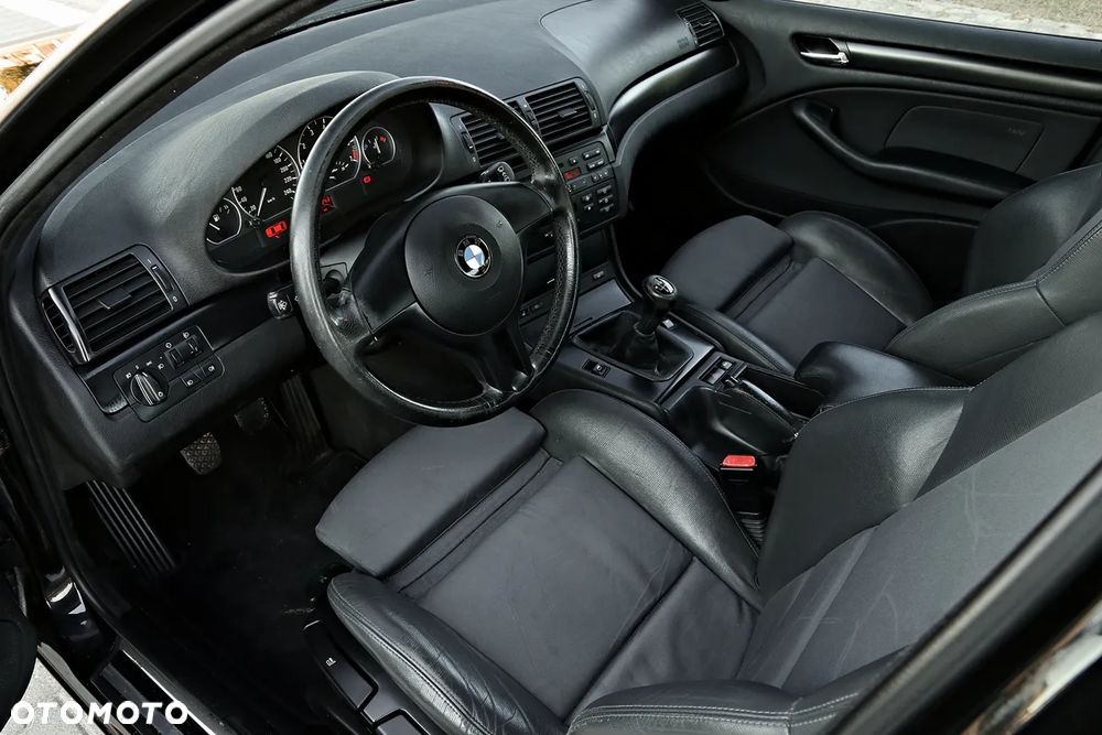 BMW Seria 3 318i - 23