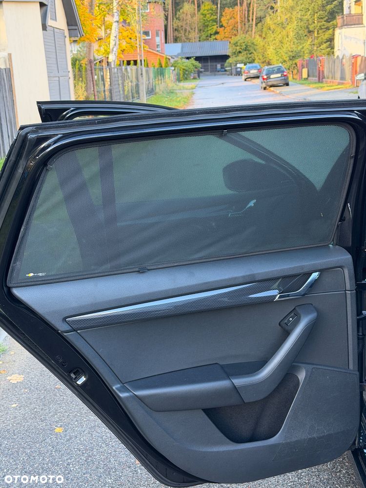 Skoda Octavia 2.0 TDI DSG RS - 30