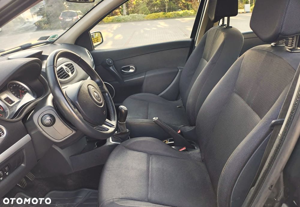 Renault Clio 1.2 16V Confort Authentique - 33