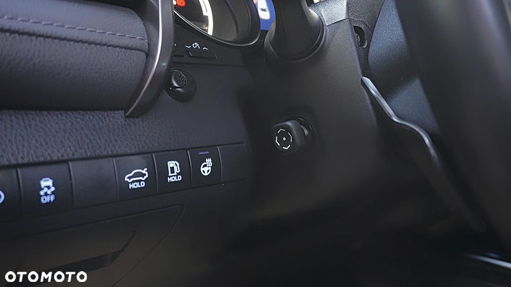 Toyota Camry 2.5 Hybrid Executive CVT - 26