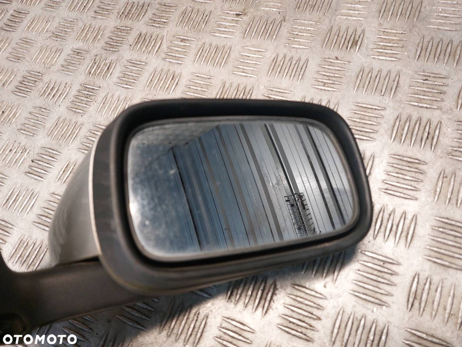 LUSTERKO PRAWE ELEKTRYCZNE VOLVO S40 II 30744574 426-26 6 PIN - 6