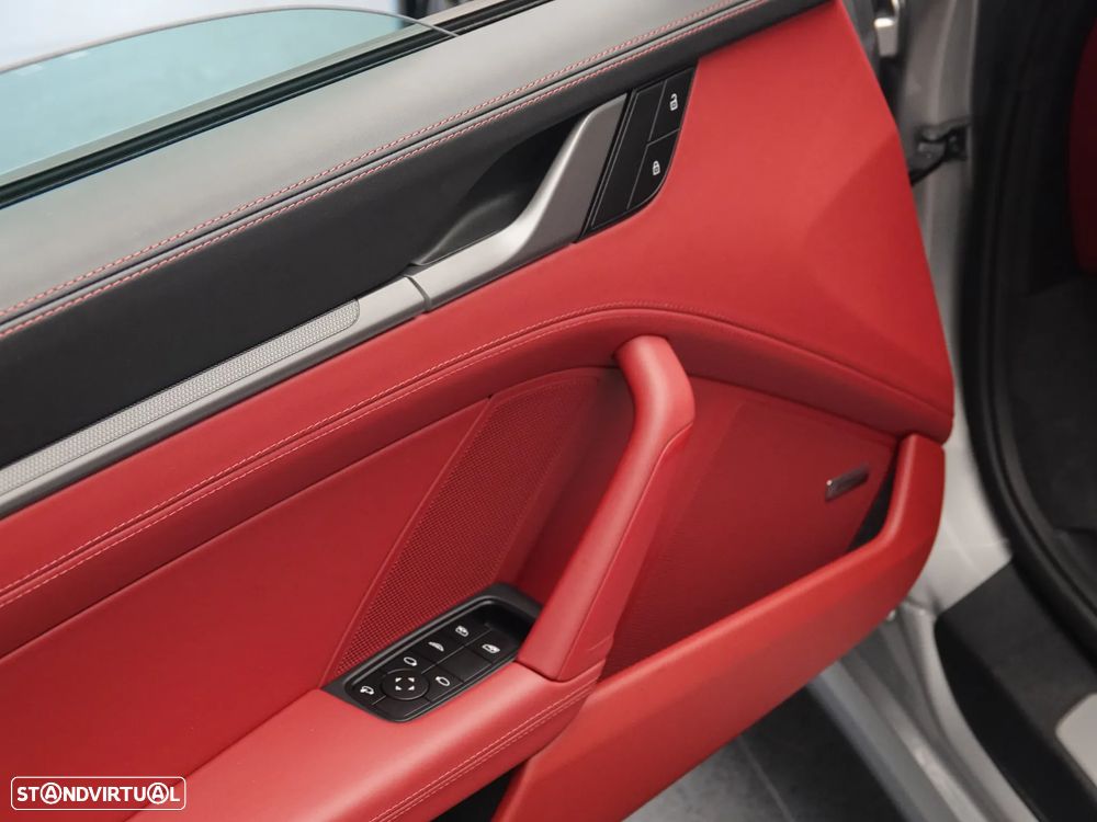 Porsche 911 Série F - 32