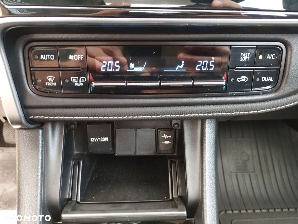 Toyota Corolla 1.6 Comfort - 22