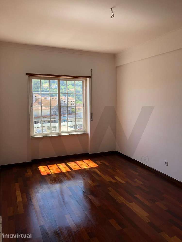T3 Duplex para Arrendar no Centro da Malveira | Rua 1º de Maio - Grande imagem: 3/17
