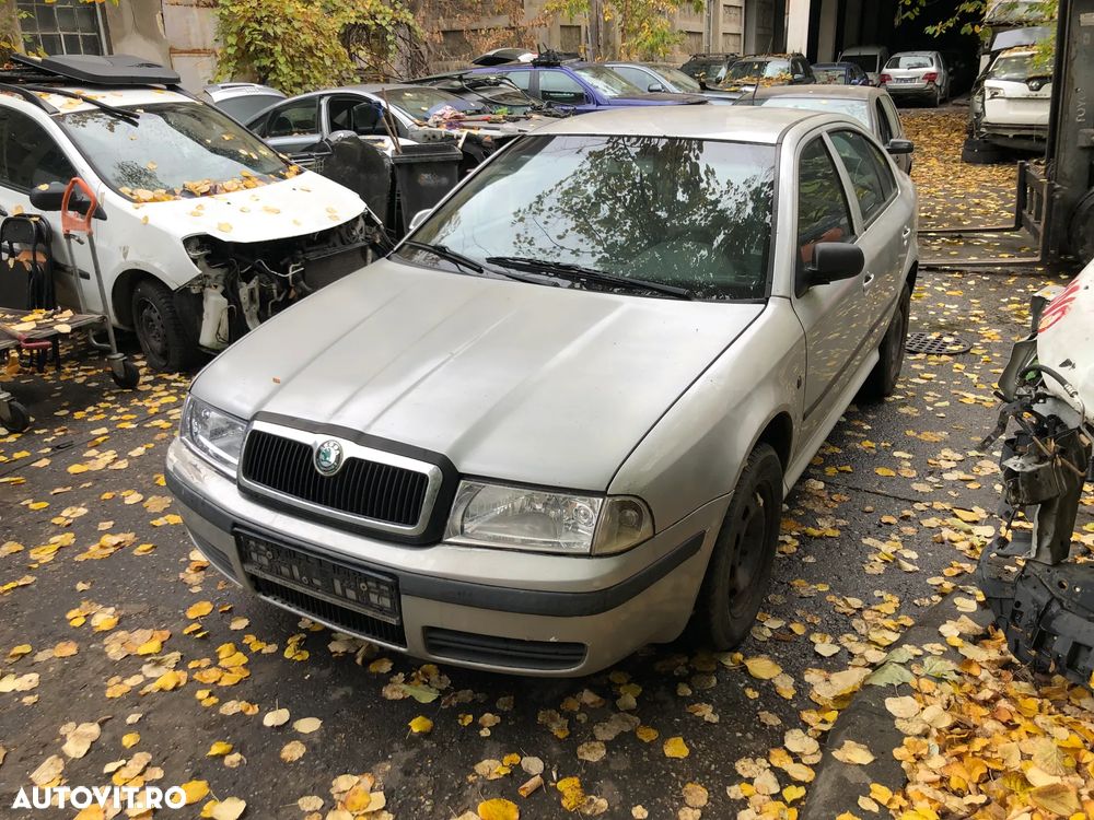 Dezmembrez Skoda Octavia 1 2008 gri argintiu 1,9 TDI AXR - 4