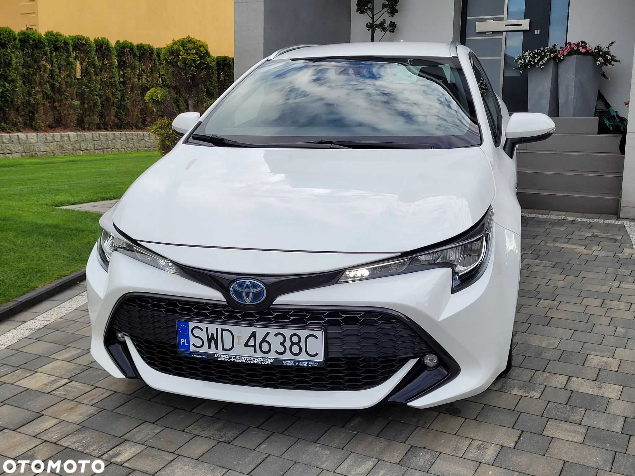 Toyota Corolla 1.8 Hybrid Touring Sports Comfort - 2