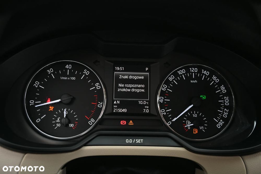 Skoda Octavia 1.8 TSI DSG L&K - 32