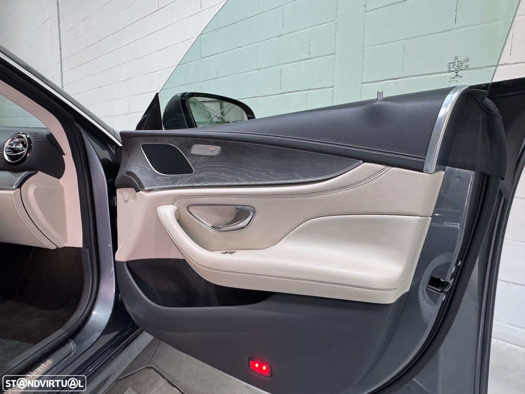 Mercedes-Benz CLS 300 d - 28