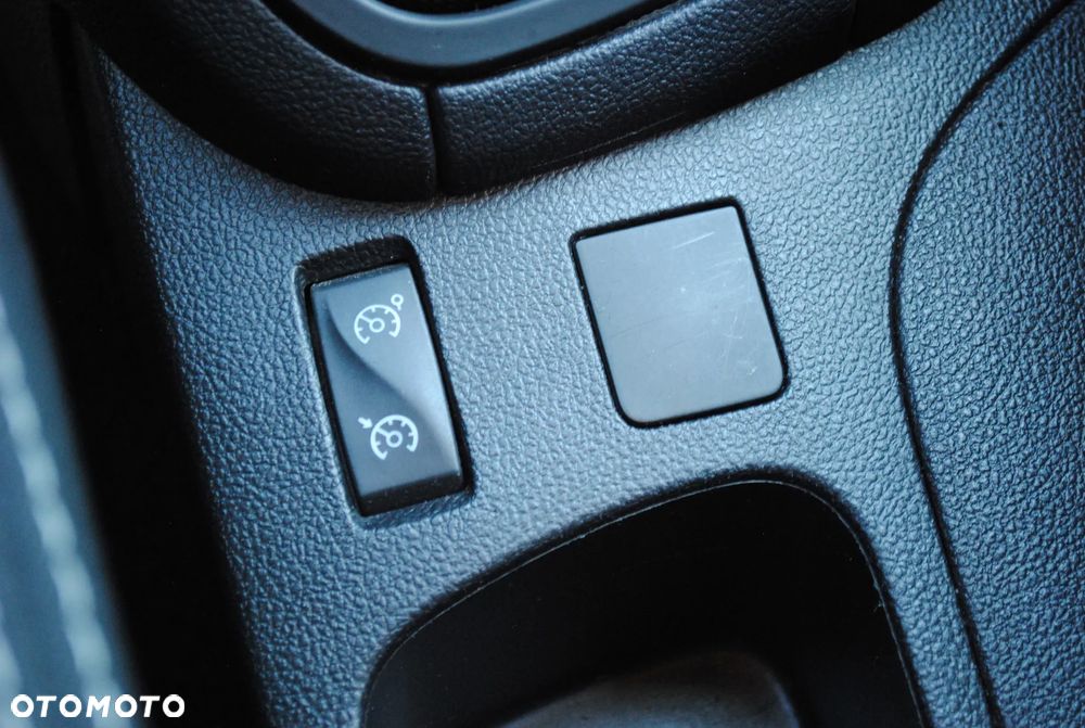 Renault Clio 1.2 16V 75 LIMITED - 15