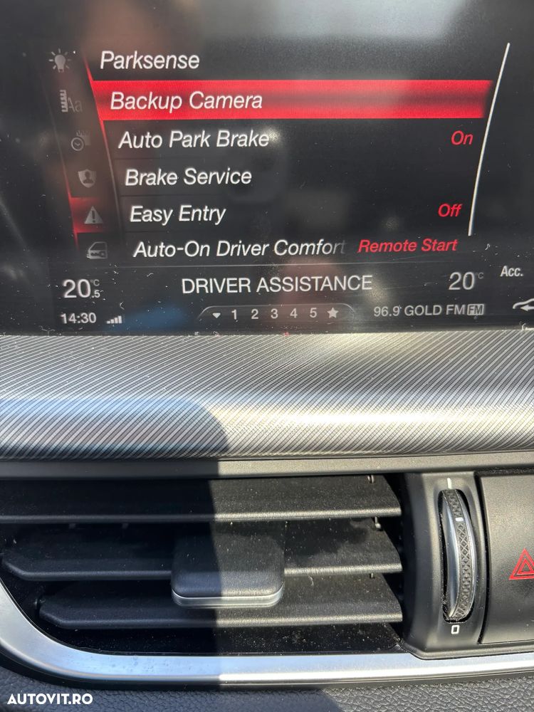 Alfa Romeo Stelvio 2.0 Turbo 16V AT8-Q4 Ti - 18