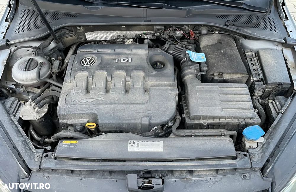 Volkswagen Golf 2.0 TDI DSG Comfortline - 6