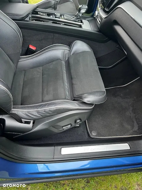 Volvo XC 60 D4 AWD R-Design - 12