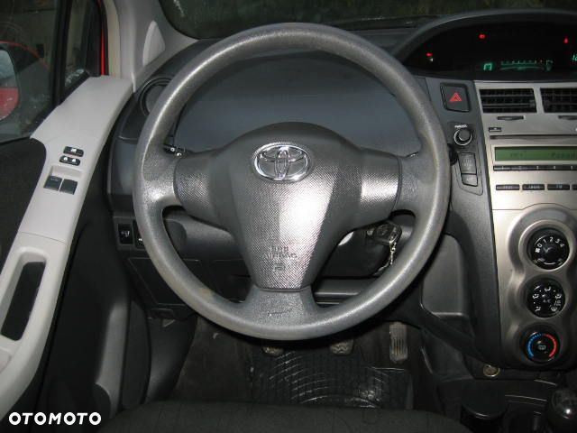 Toyota Yaris 1.33 Luna - 10