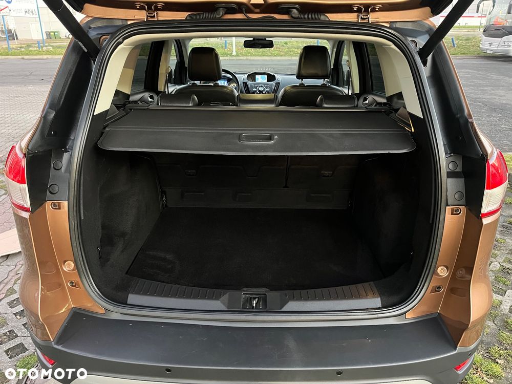 Ford Kuga 1.6 EcoBoost 2x4 Titanium - 28