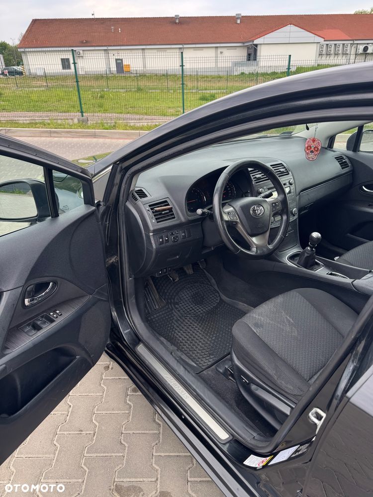 Toyota Avensis 1.8 Sol plus - 16