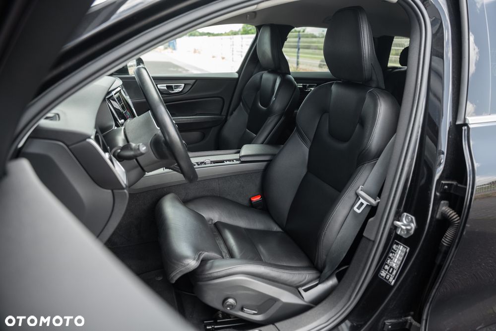 Volvo V60 D3 Momentum Core - 25