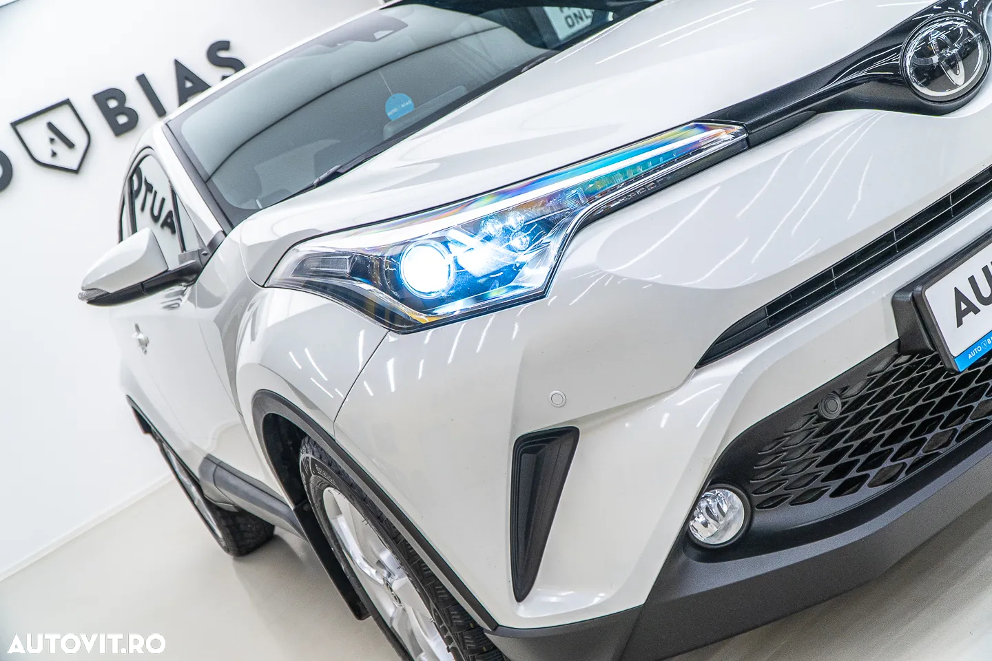 Toyota C-HR 1.2 Turbo 4x2 CVT C-ult - 29