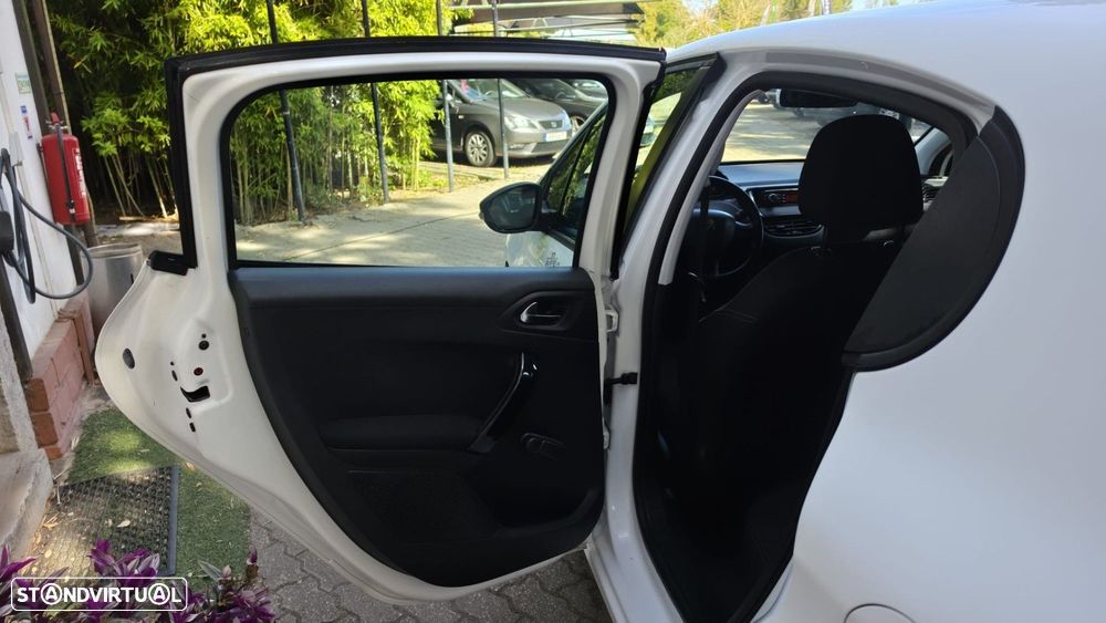 Peugeot 208 1.4 HDi - 13