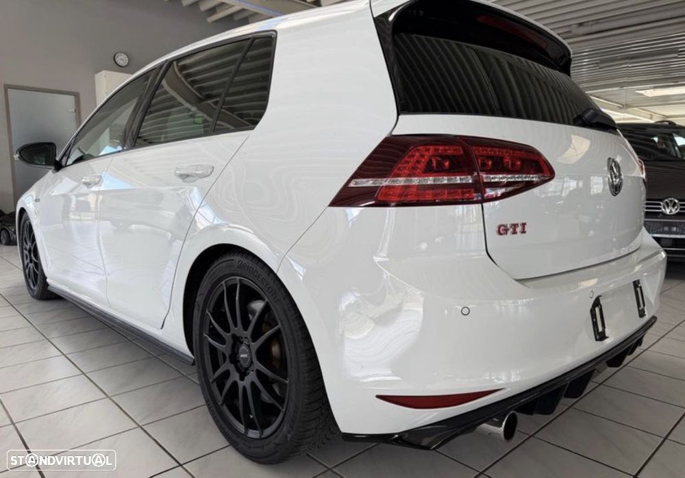 VW Golf GTI Performance BlueMotion DSG - 2