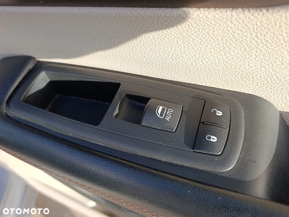 Chrysler Pacifica - 15