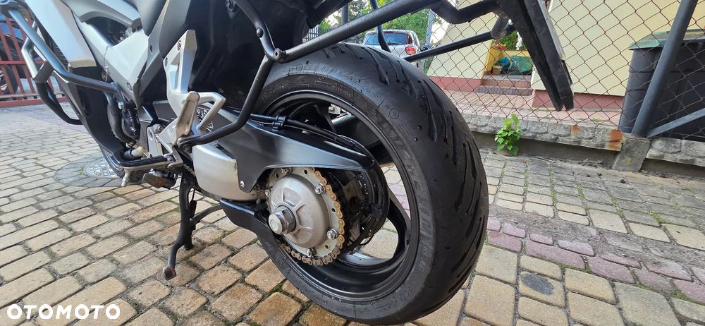 Honda VFR - 25