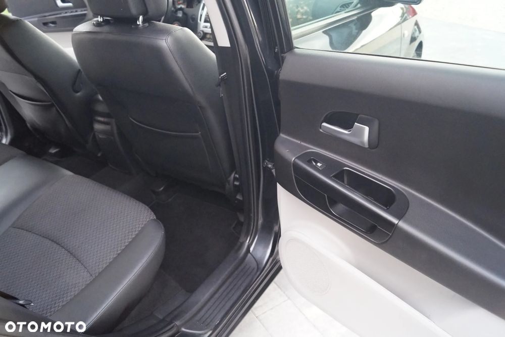 Kia Ceed - 10