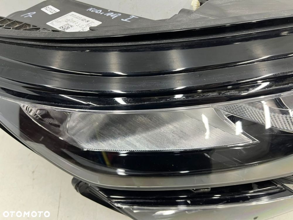 Lampa reflektor Skoda Kodiaq I 16-19r. PRAWA przednia zwykła na żarówki pasek DRL LED prawy przód Eu - 10