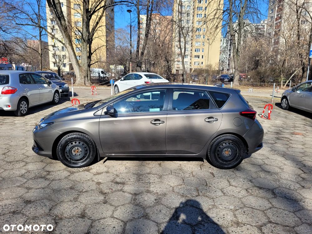 Toyota Auris 1.6 Premium - 5