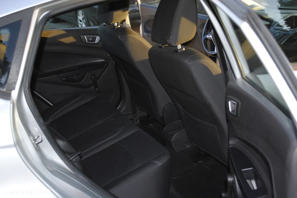 Ford Fiesta - 17