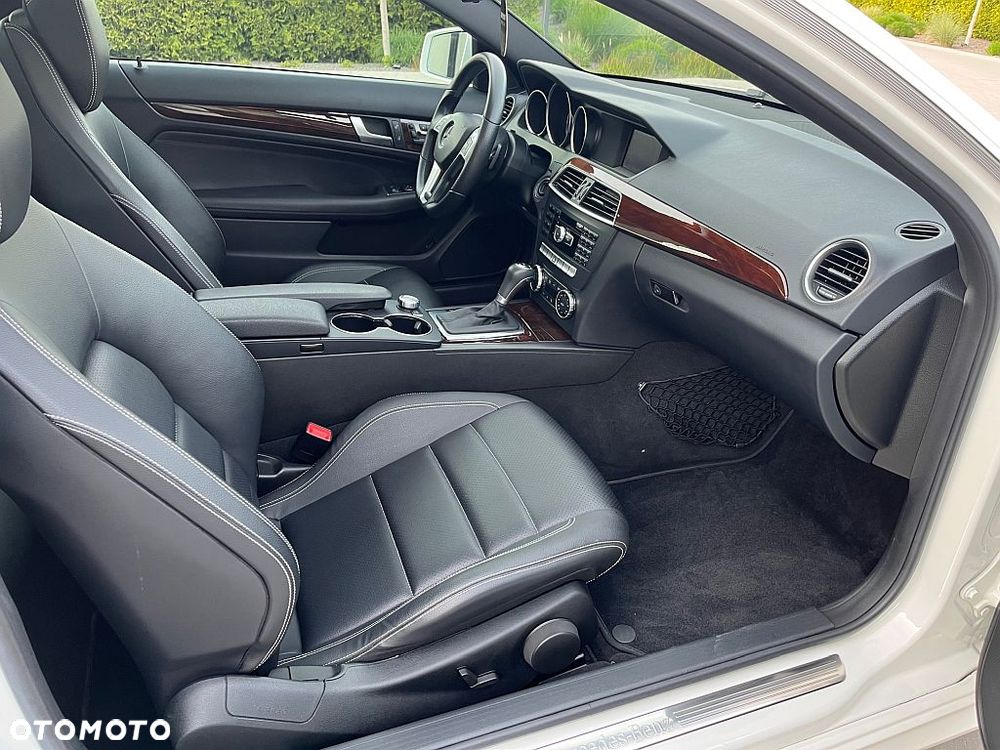 Mercedes-Benz Klasa C 250 CGI BlueEff Sport - 6