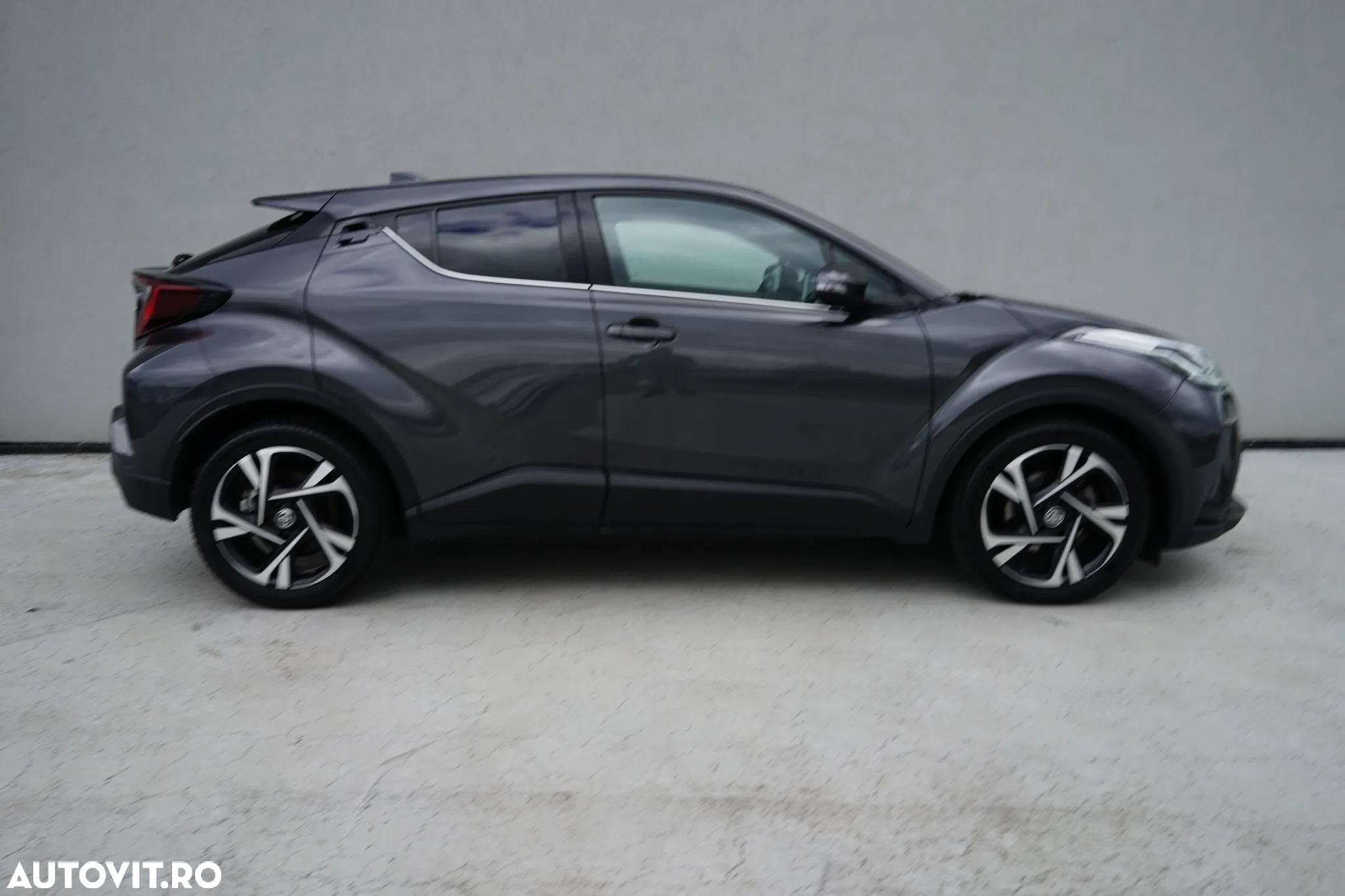Toyota C-HR - 7