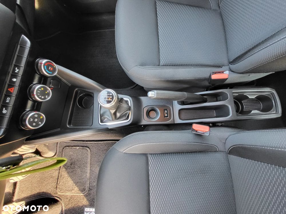 Dacia Duster 1.6 SCe Essential - 23