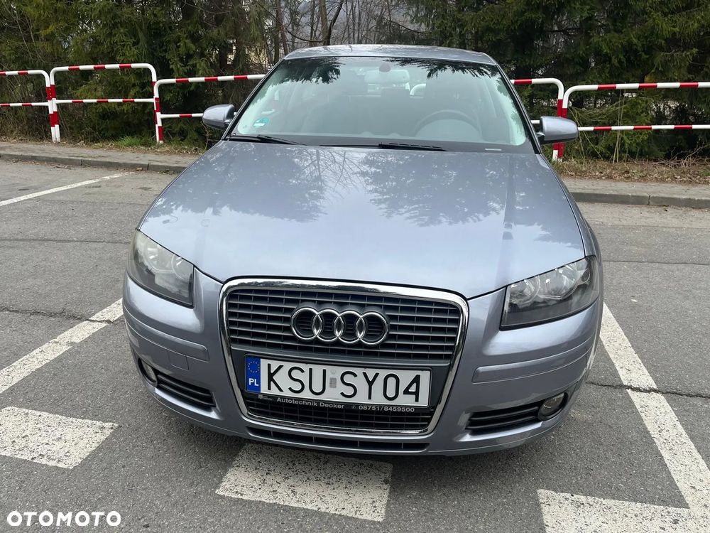 Audi A3 3-drzwiowe 1.6 FSI Attraction - 2