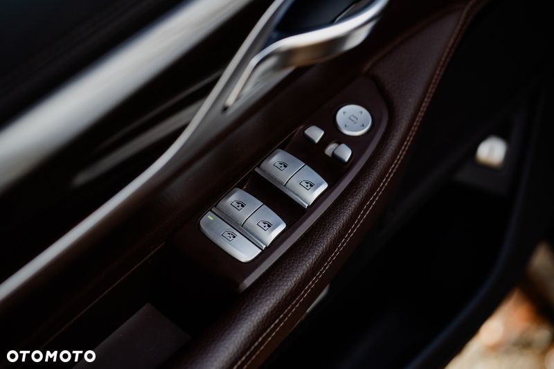 BMW Seria 7 740d xDrive - 16