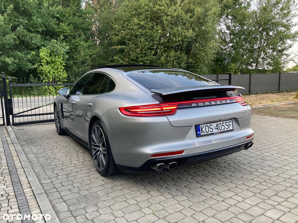 Porsche Panamera 4S - 11