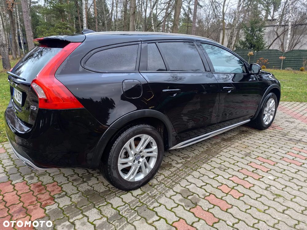 Volvo V60 Cross Country - 33