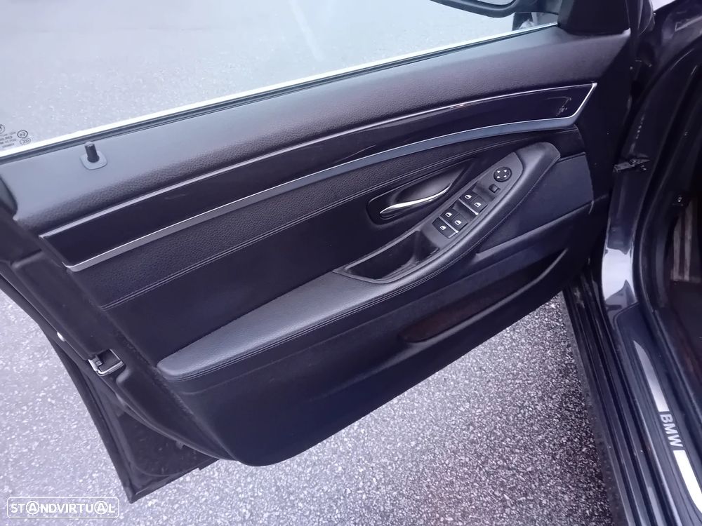 BMW 520 d Exclusive Auto 129g - 23