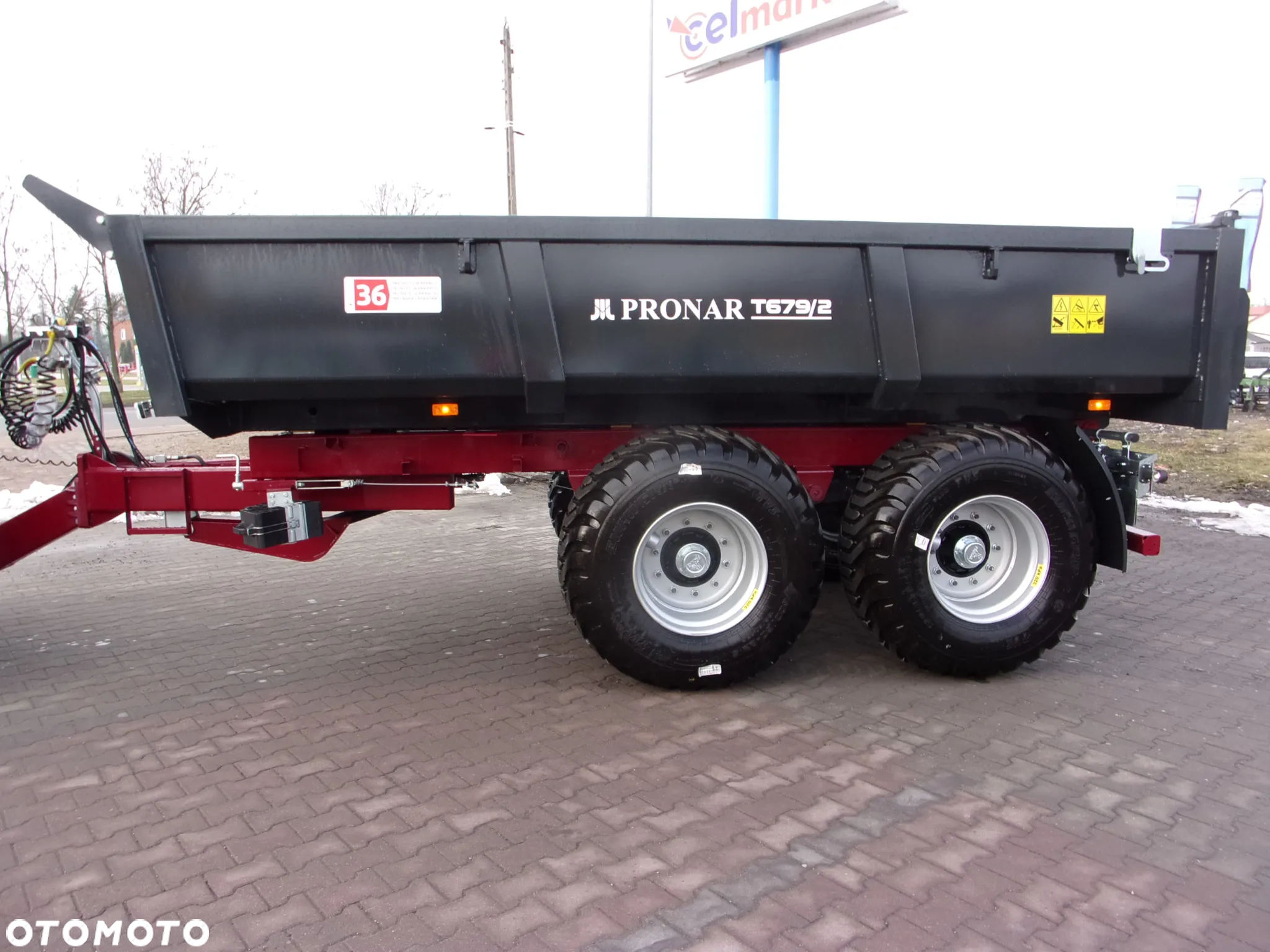 Pronar Przyczepa budowlana T679/2 kamieniarka 12 ton, sprawdza się znakomicie podczas transportowania gruzu, kamieni, żwiru i innych materiałów lub odpadów budowlanych używanych przy budowach i rozbiórkach - 2