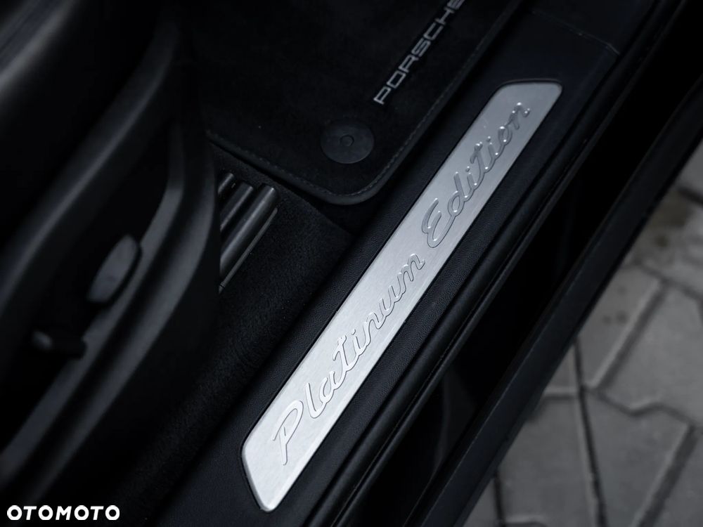 Porsche Cayenne Platinum Edition - 34